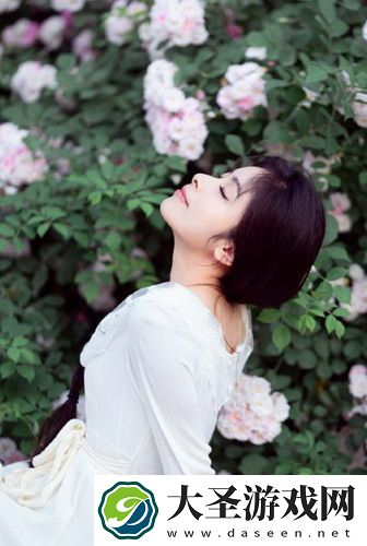 如何在忙碌的生活中找到乐趣？蜂直播帮你轻松打发无聊时光，畅享精彩内容！