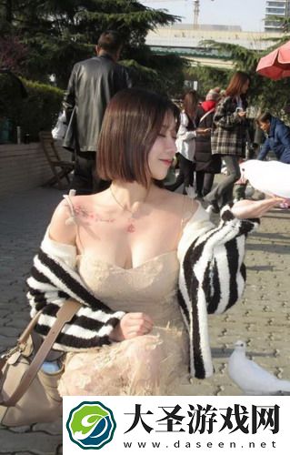 在喧嚣的网络世界中，韩国直播平台如何成为年轻人的新宠？小编为你揭秘！