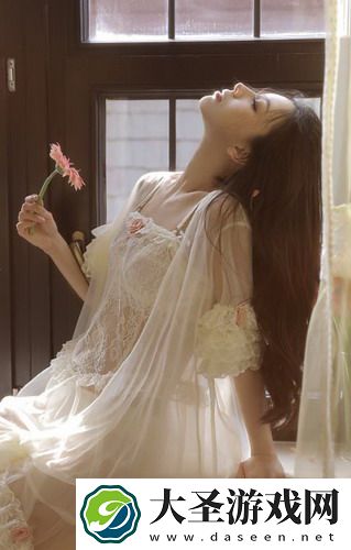 狗配人的大片引发热议：年轻人如何找到情感共鸣与生活乐趣！