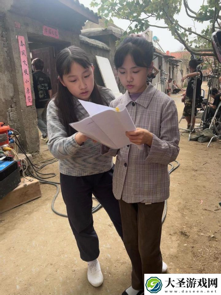 六姊妹发布何家共济预告及26姐妹团海报