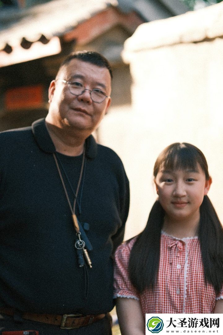六姊妹发布何家共济预告及26姐妹团海报