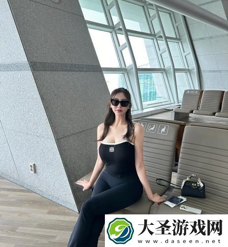 两峰夹小溪地湿又无泥诗情画意