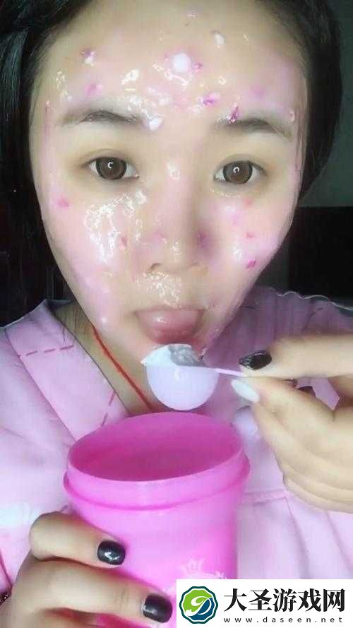 一边吃着一面膜下奶直接看