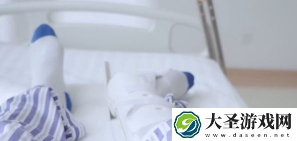 完蛋我被美女包围了暗巷危机避开攻略