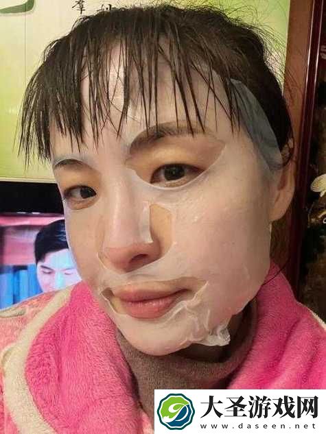 一面膜胸口一面吃下部位片段