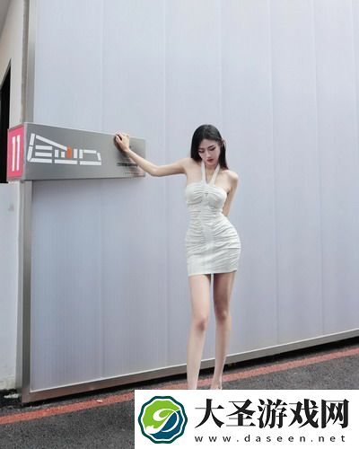 瞒着丈夫说在公司加班中字