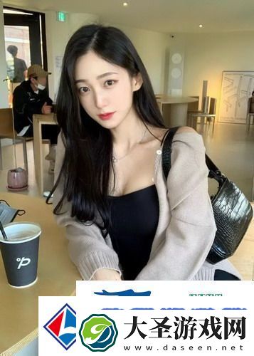 妈妈低着头在厨房做饭