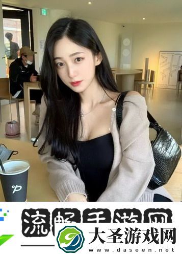 妈妈低着头在厨房做饭