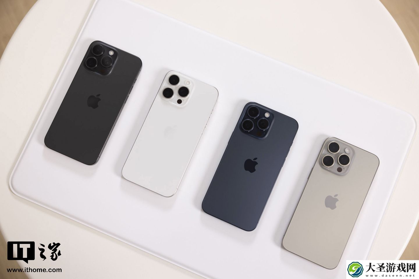 消息称苹果将在 2027 年推出两款 20 周年纪念版 iPhone