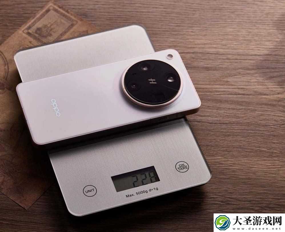 窄边小直屏/直屏超大杯! OPPO Find X8s / Find X8 Ultra真机实拍图赏