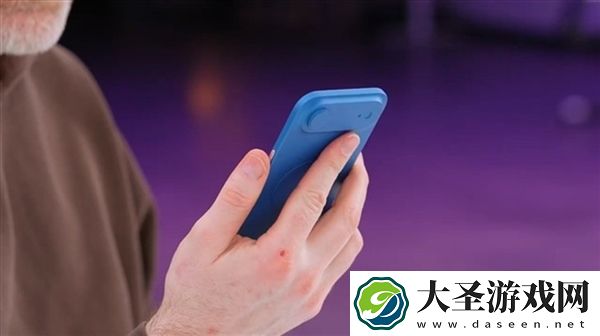 超薄苹果手机史无前例！iPhone 17 Air机模上手