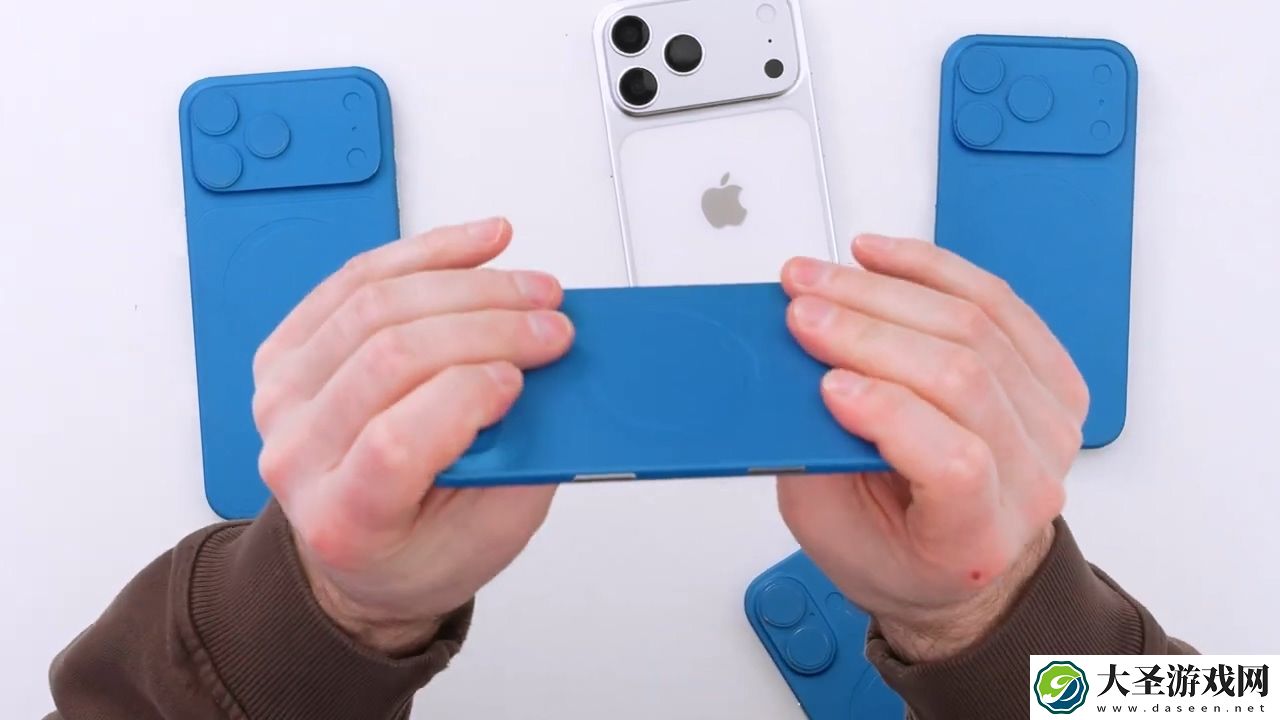 苹果最薄手机 iPhone 17 Air 机模上手