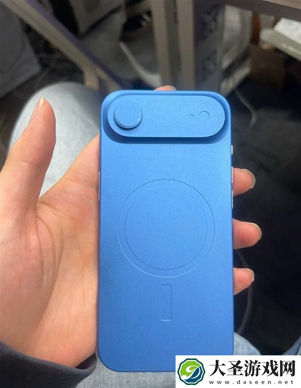 iPhone 17 Air/17 Pro Max厚度对比