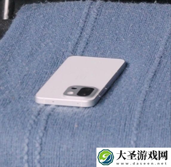 小屏大魔王！一加13T真机曝光