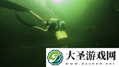 教授在水底生活100天
