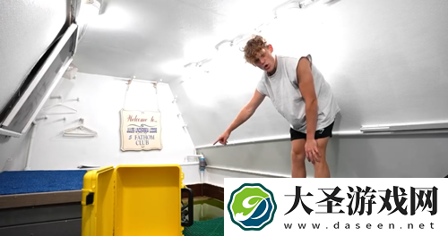 教授在水底生活100天