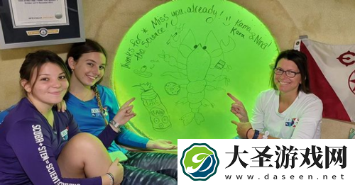 教授在水底生活100天