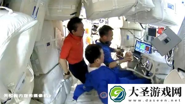 双光子显微镜看到了在轨航天员的“三维皮肤”