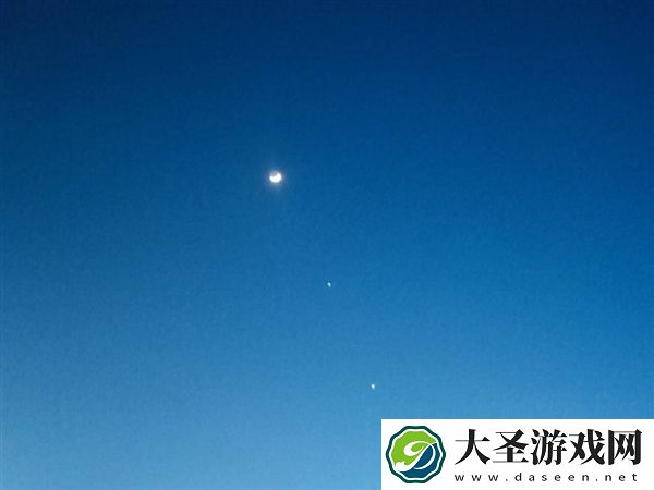 “三星连珠”稀奇景象