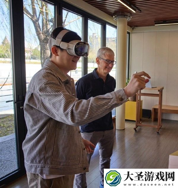 库克称赞中国青年才俊