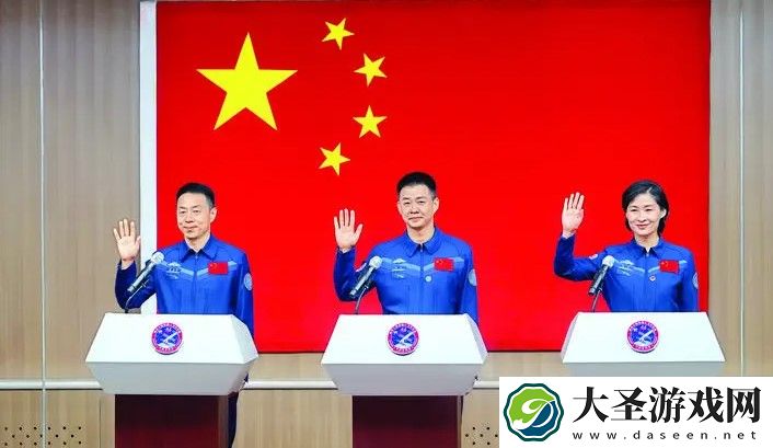在北京航天城举行了神舟十四号航天员乘组与记者见面会