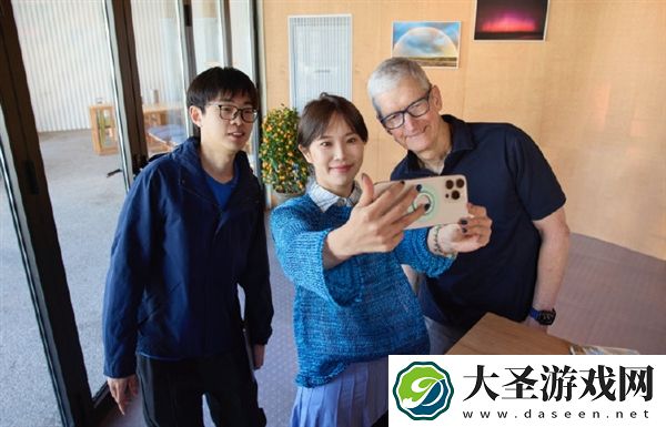 库克称赞中国青年才俊