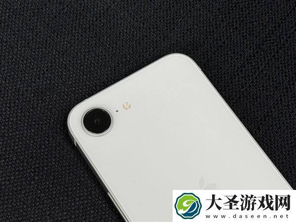 iPhone 16e上手