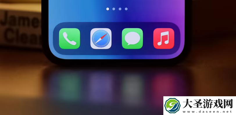 苹果 iOS 18.4 Safari 浏览器新标签地址栏显示近期搜索