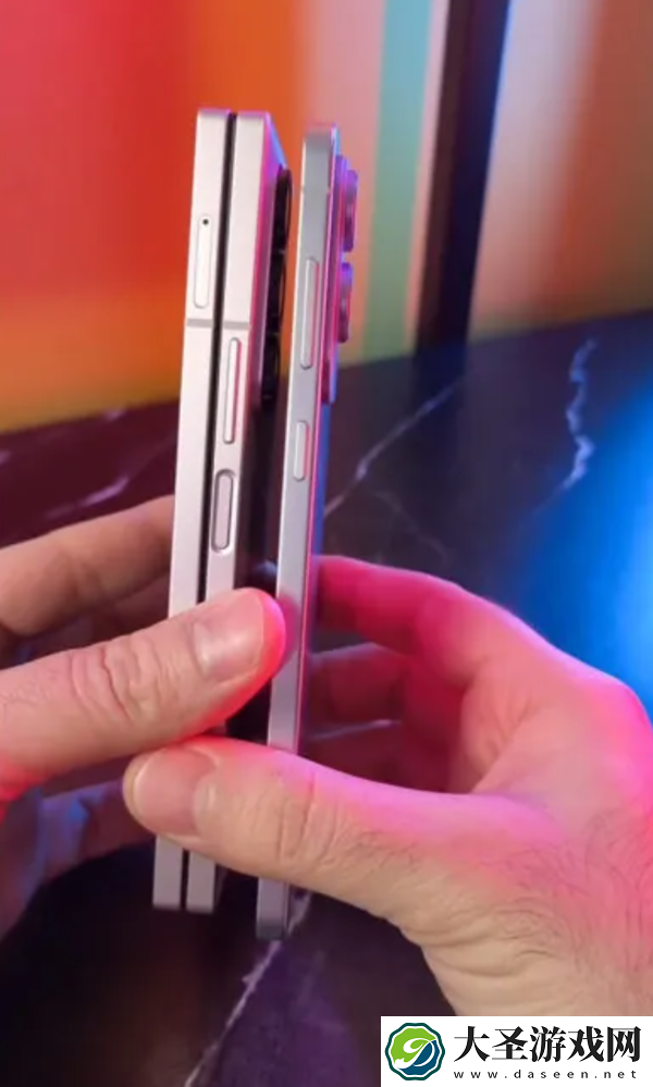三星Galaxy S25 Edge真机视频泄露