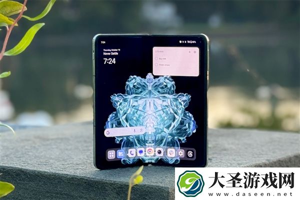 苹果首款大折叠一上来就致敬OPPO