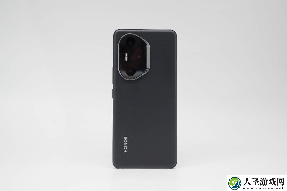 5500mAh大电池+100W 超级快充